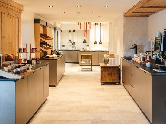 St. Anton: Sommerurlaub, Winterspaß Moderne, gut ausgestattete Selbstbedienungsküche mit Frühstückszutaten